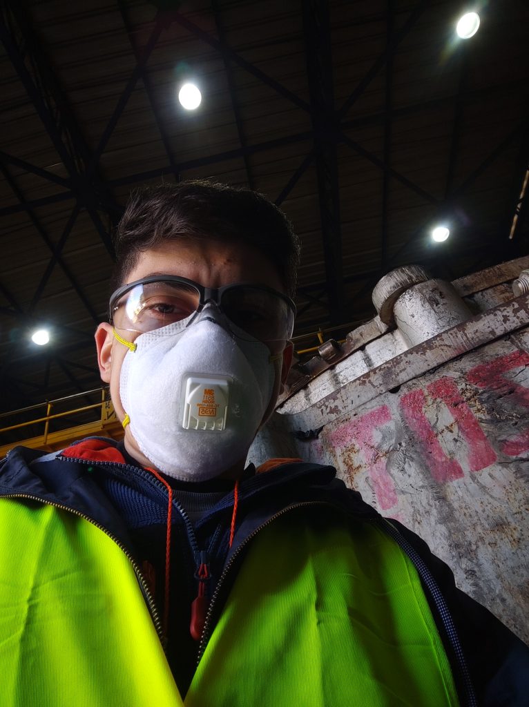 Hugo Navarro, en su trabajo en consultora OCA Global. 