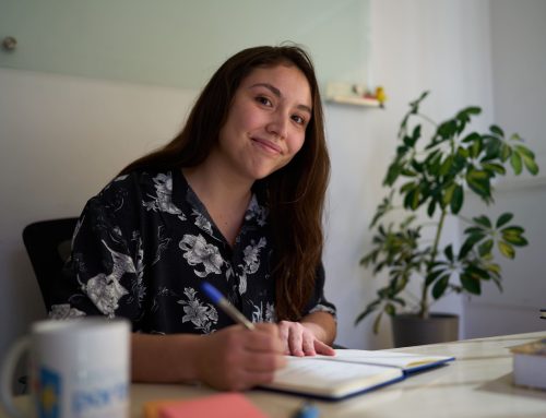 Transformando vidas, construyendo futuros | Danitza Manríquez: “Mi principal logro fue superar barreras siendo mujer y cuidadora, y llegar a ser la profesional que soy hoy”